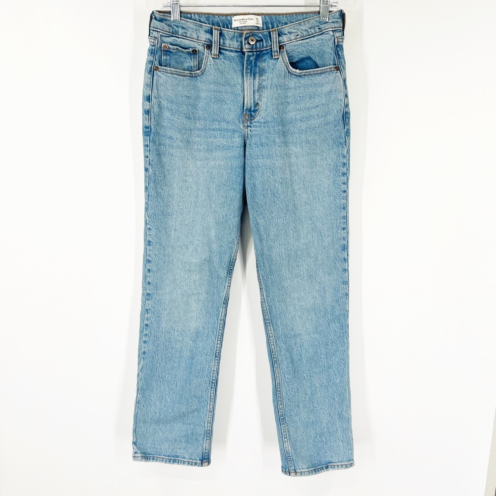 Abercrombie & Fitch Curve Love The Straight Jeans Mid-Rise